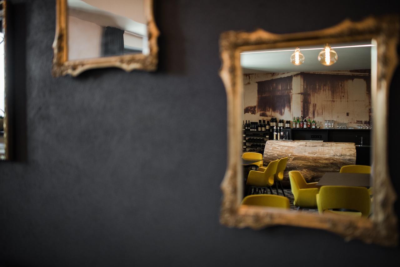 Garni Hotel Katzenthalerhof Лана Екстериор снимка