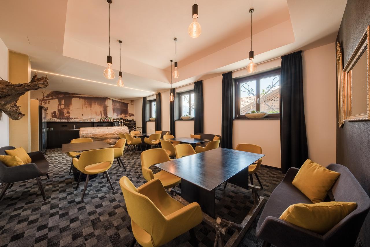 Garni Hotel Katzenthalerhof Лана Екстериор снимка