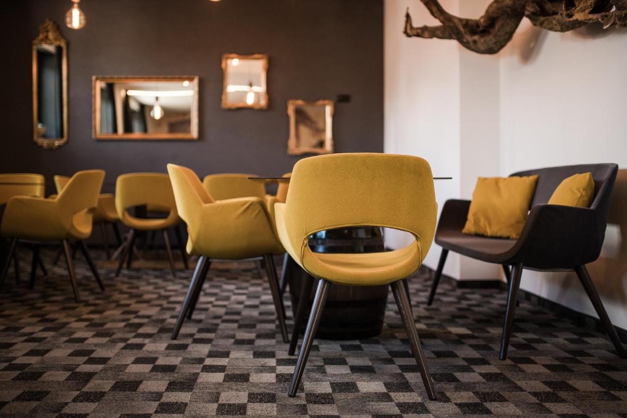 Garni Hotel Katzenthalerhof Лана Екстериор снимка